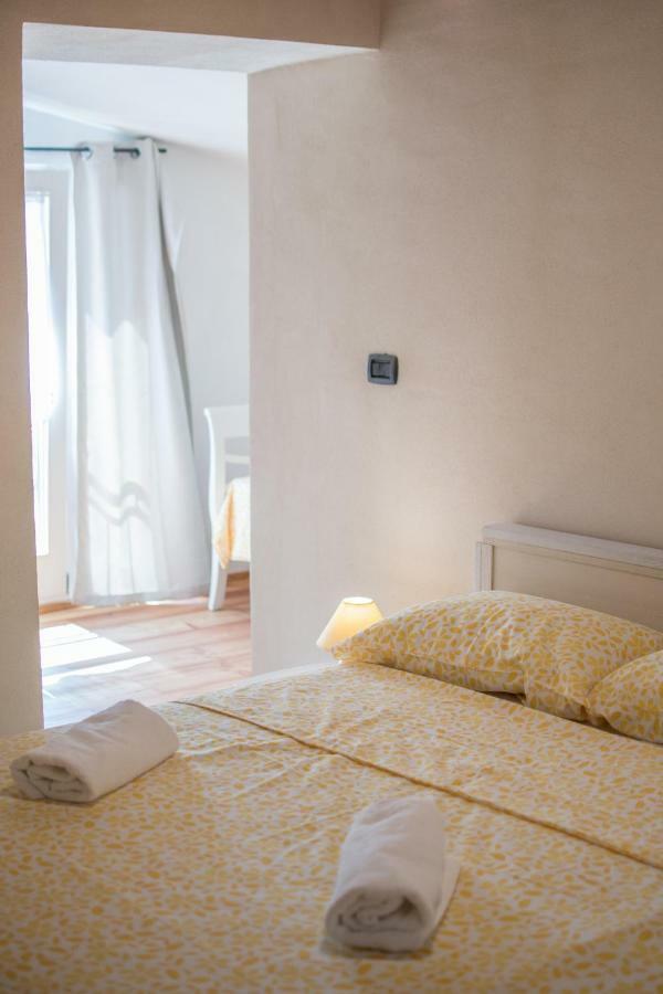 Lana House With Apartments Petrovija Exterior foto